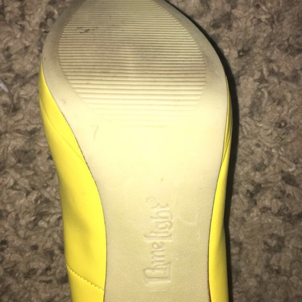 Heels - Picture 3 of 3